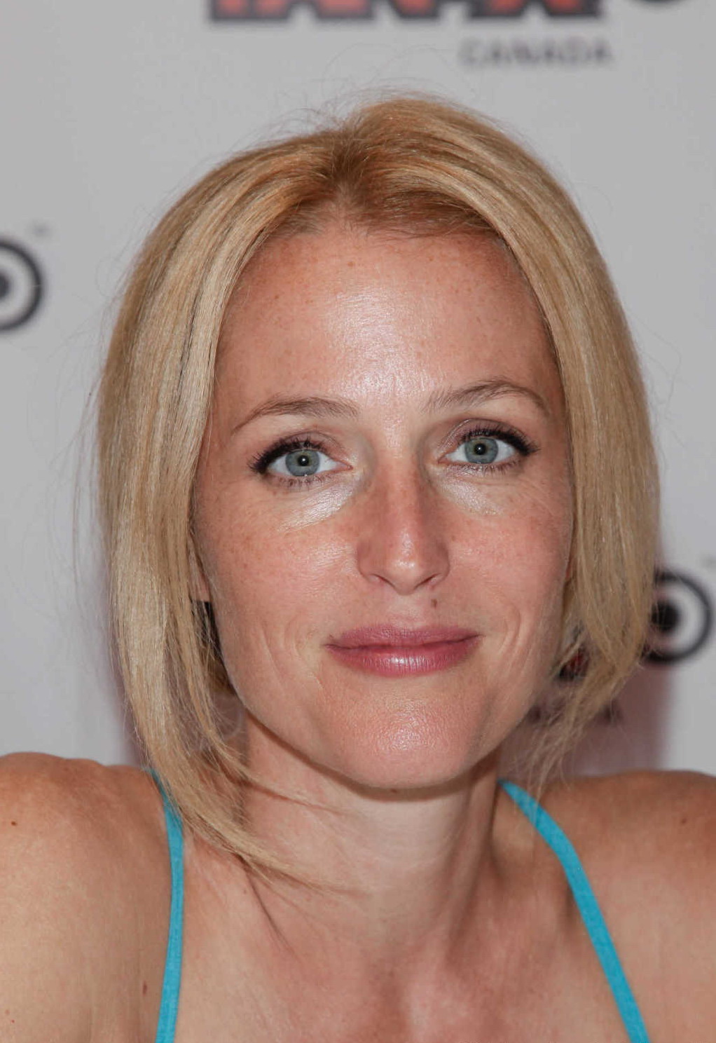 Gillian Anderson 585